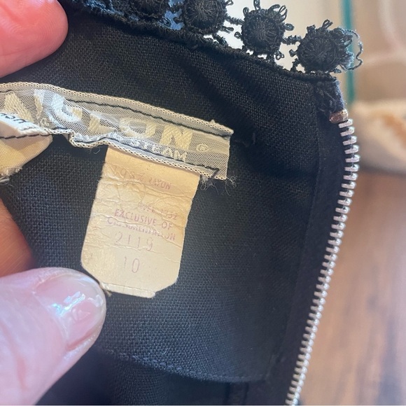 Vintage LAIGLON Cinch Waist 50s 60s Midi Sheath Dress Small - Picture 7 of 7